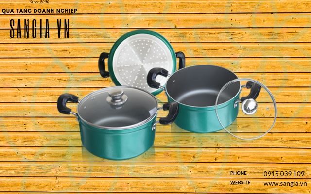 Tặng bộ nồi Kim hằng cho nhân viên