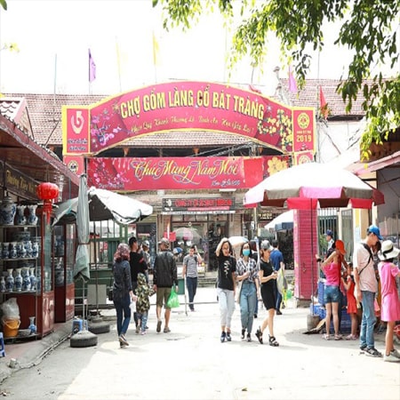 Chợ gốm làng Bát Tràng