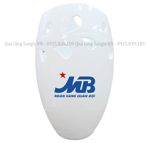 MẪU LỌ HOA BÁT TRÀNG KHOÉT CHIẾC LÁ IN LOGO MB BANK