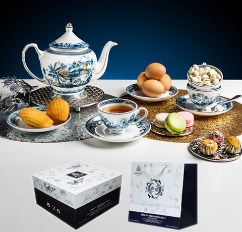 BỘ ẤM TRÀ HOÀNG CUNG DÁT VÀNG LÀM QUÀ TẶNG TÂN GIA