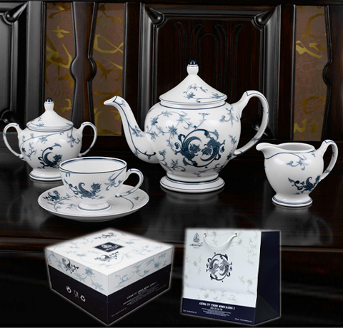 BỘ ẤM TRÀ LẠC HỒNG LÀM QUÀ KỈ NIỆM CHO NGƯỜI NƯỚC NGOÀI