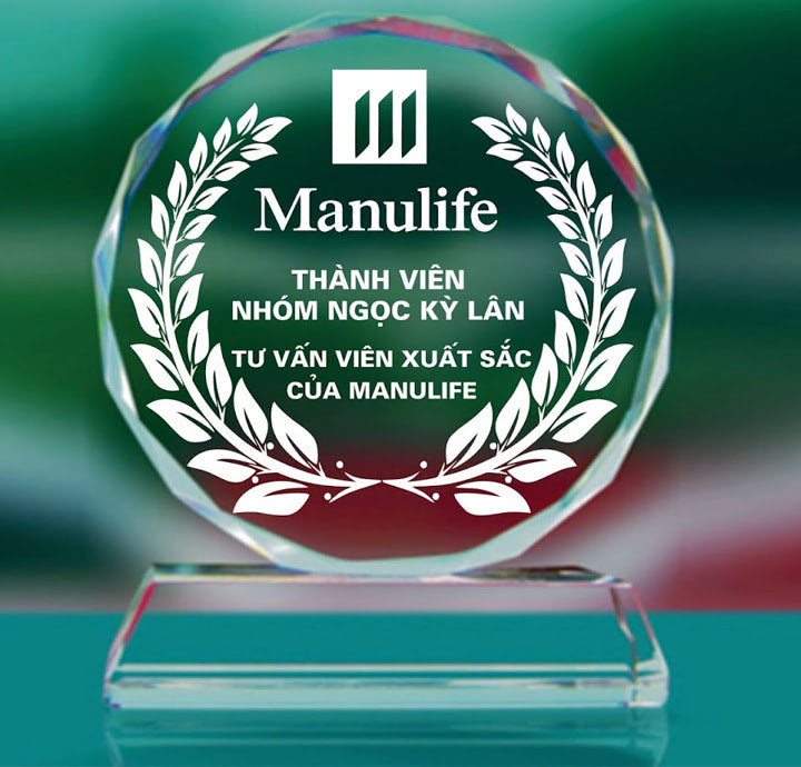 MẪU KỶ NIỆM CHƯƠNG THỦY TINNH IN LOGO MANULIFE