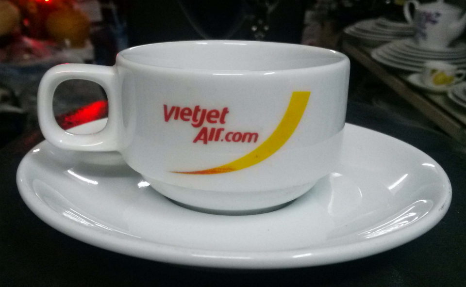 DỊCH VỤ IN LOGO LÊN TÁCH SỨ