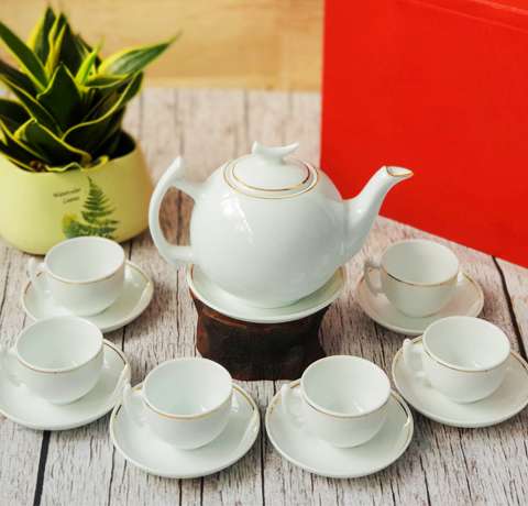 BỘ ẤM CHÉN BÁT TRÀNG LƯỠI LIỀM CHỈ VÀNG 0,65L ĐỘC ĐÁO