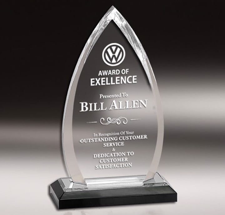 MẪU KỶ NIỆM CHƯƠNG PHA LÊ ĐIÊU KHẮC TÊN THƯƠNG HIỆU