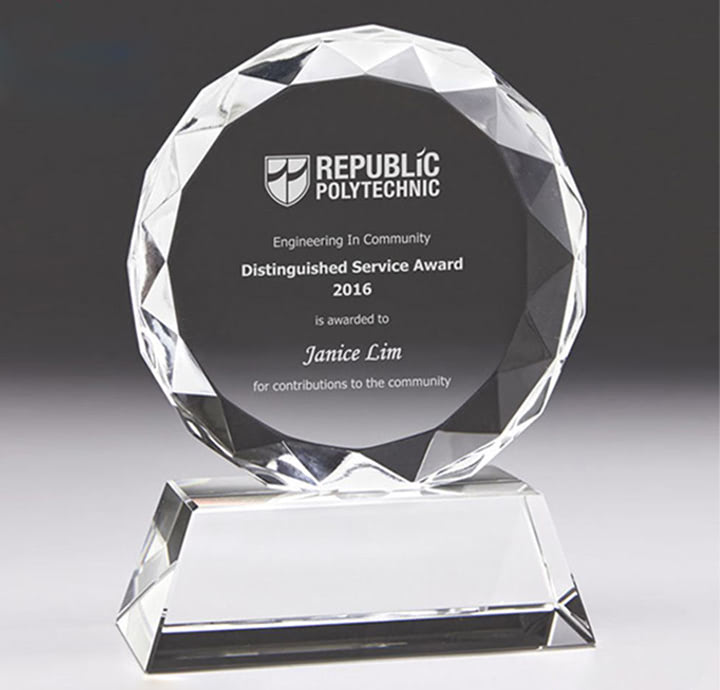 MẪU KỶ NIỆM CHƯƠNG PHA LÊ IN LOGO GIÁ RẺ REPUBLIC