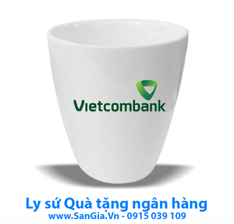 CA SỨ MINH CHÂU KHÔNG QUAI LÀM QUÀ TẶNG NHÂN VIÊN VĂN PHÒNG