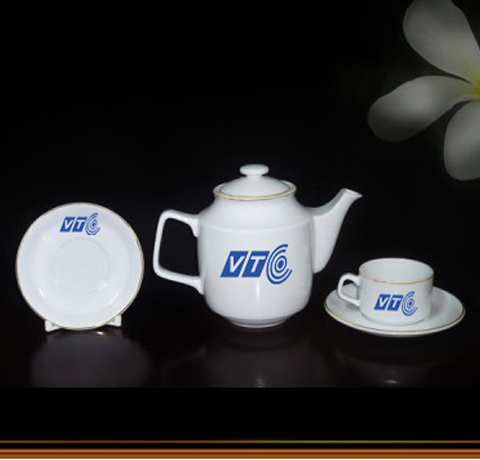 BỘ TRÀ 0.7L JASMINE CHỈ VÀNG MINH LONG IN LOGO LÀM QUÀ TẶNG