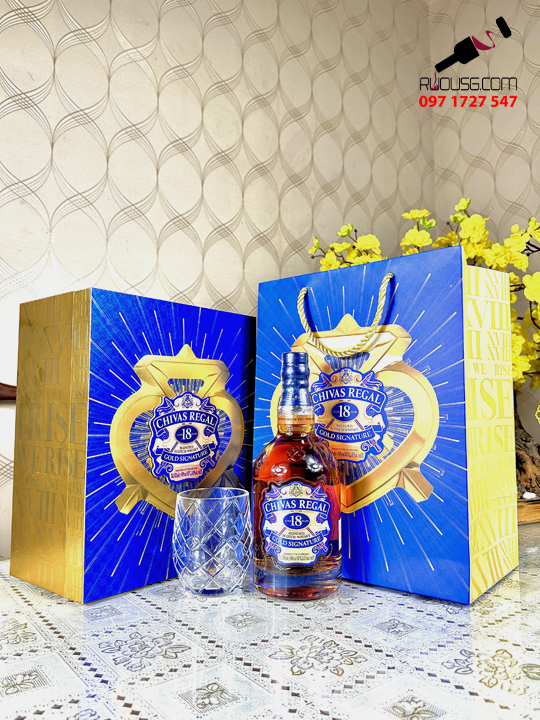 BẢNG GIÁ CHIVAS 18 HỘP QUÀ TẾT 2025 SIÊU ĐẸP (TẶNG LY VÀ TÚI)