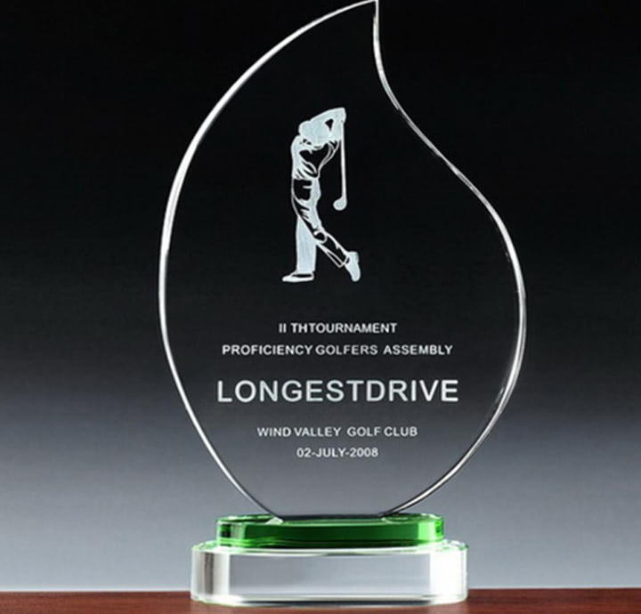 MẪU KỶ NIỆM CHƯƠNG THỦY TINH IN LOGO LONGESTDRIVE